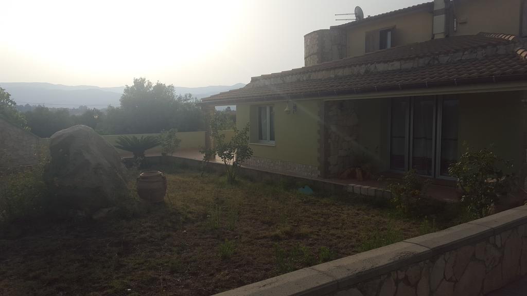 Villa Renzo E Lucia Sant Isidoro  Exterior foto
